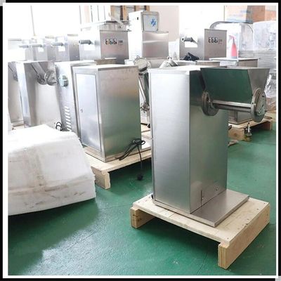 100kg/H-1000kg/h ξεράνετε Granulator τύπων Yk μηχανών κοκκιοποίησης την ταλαντεμένος μηχανή